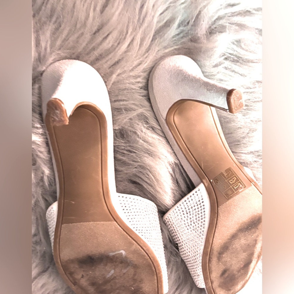 DKNY White with Black bling Summer Snazzy Shoes - Picture 6 of 8